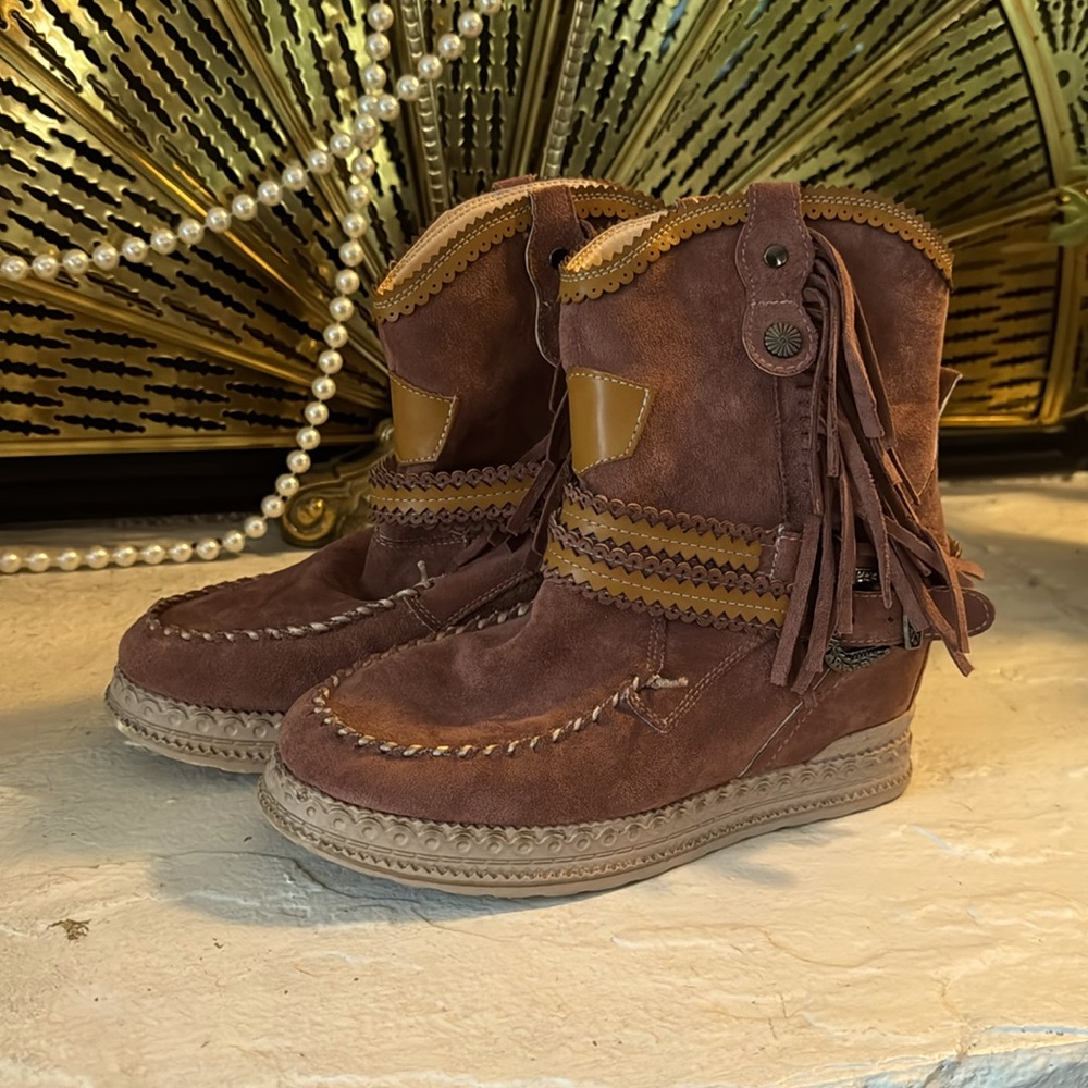 Western fringe booties!